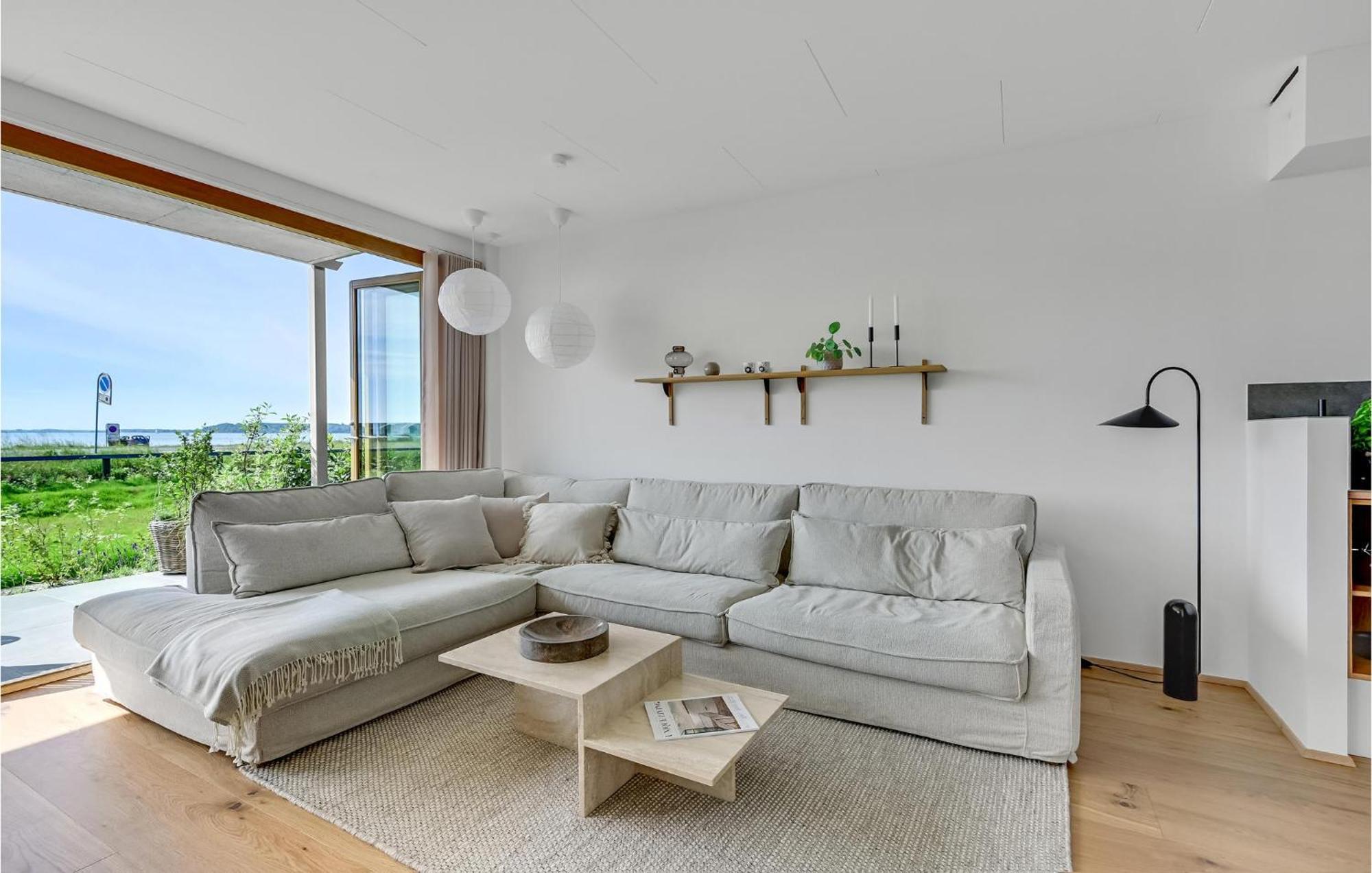 3 Bedroom Nice Apartment In แคร์เทอมินเนอ ภายนอก รูปภาพ