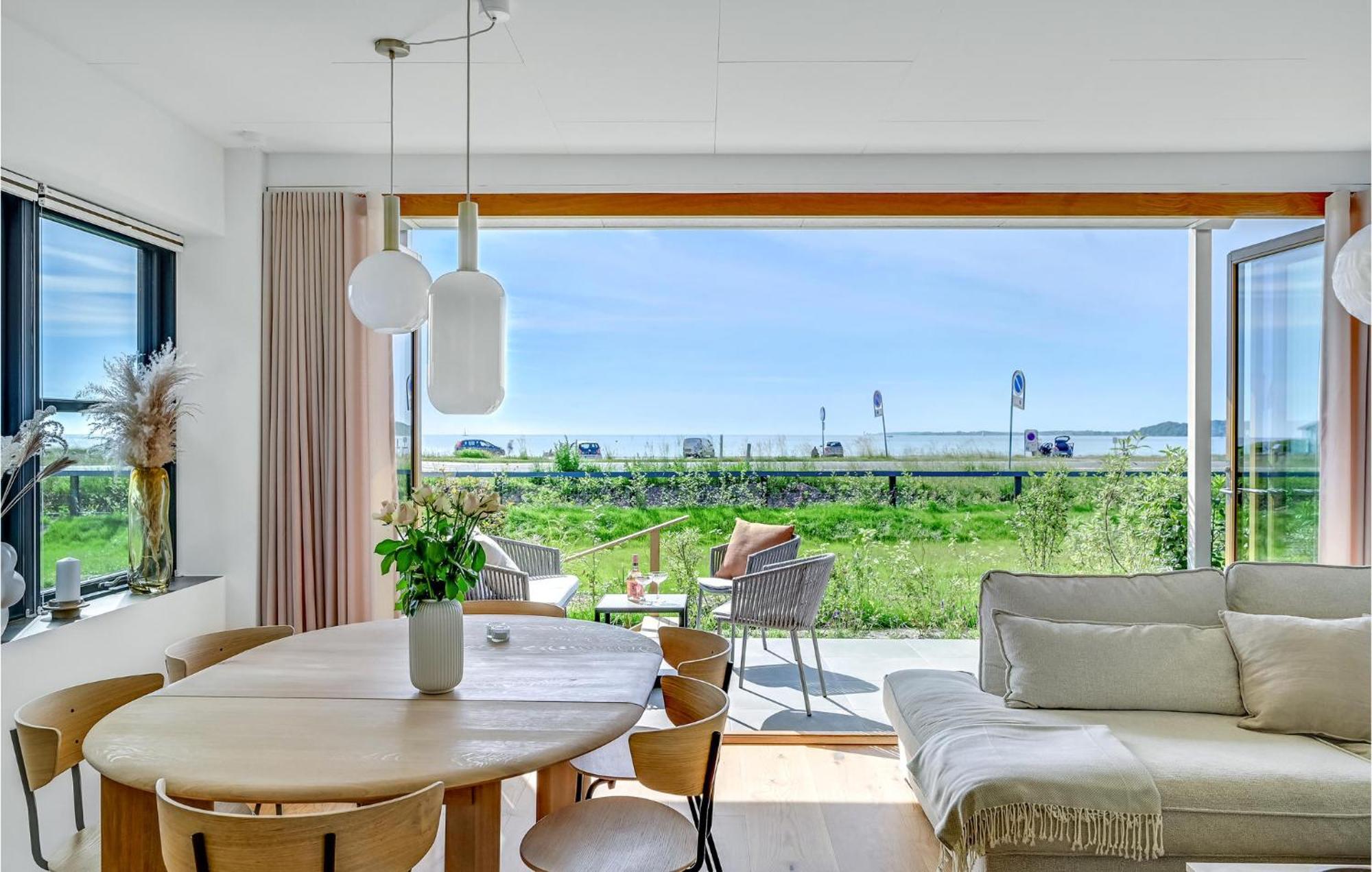 3 Bedroom Nice Apartment In แคร์เทอมินเนอ ภายนอก รูปภาพ
