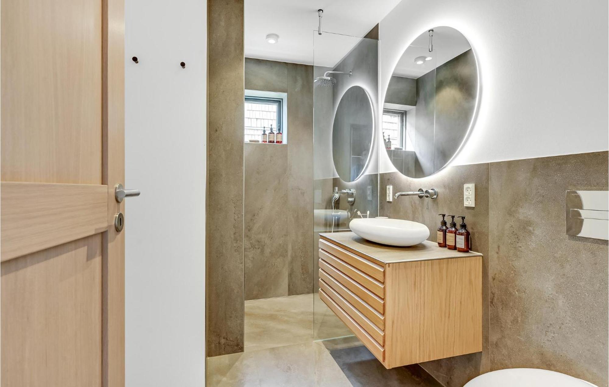 3 Bedroom Nice Apartment In แคร์เทอมินเนอ ภายนอก รูปภาพ