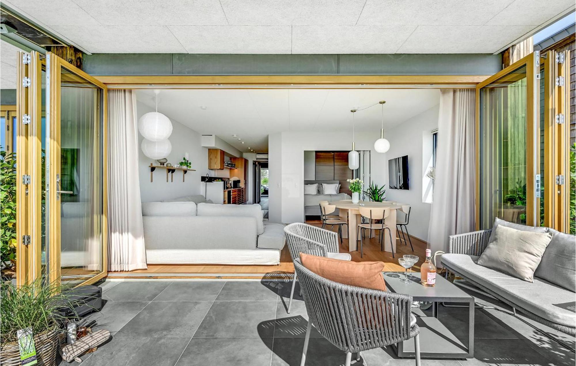 3 Bedroom Nice Apartment In แคร์เทอมินเนอ ภายนอก รูปภาพ
